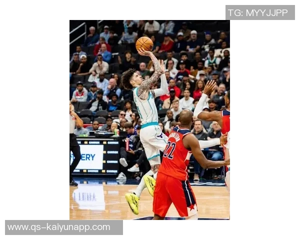 拉梅洛鲍尔表现平平19投6中三分球命中率低迷仍砍下20分5篮板8助攻 拉梅洛鲍尔表现平平19投6中三分球命中率低迷仍砍下20分5篮板8助攻