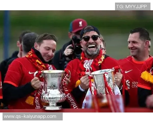 奎因豪取三双表现惊艳哈珀关键时刻助球队逆转胜利