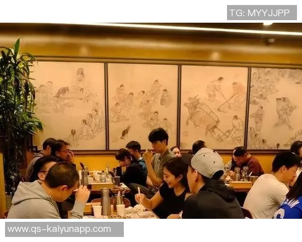 杨瀚森与女友首次同框合影凯尔登赛后甜蜜瞬间引发热议