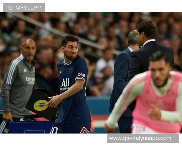 梅西与穆赫塔尔赛后互换球衣引发热议光膀子成新潮流